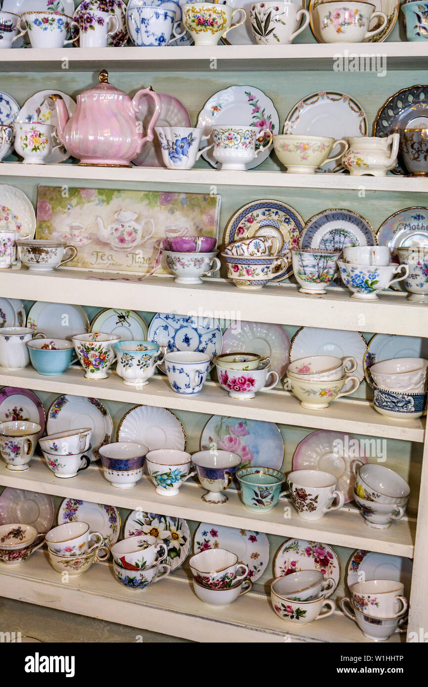 Mt. Mount Dora Florida, centro storico, Garden Gate Tea Room, sala da tè, salotto, ristorante ristoranti cibo ristoranti caffè, servizio, cucina, teapot, teac Foto Stock