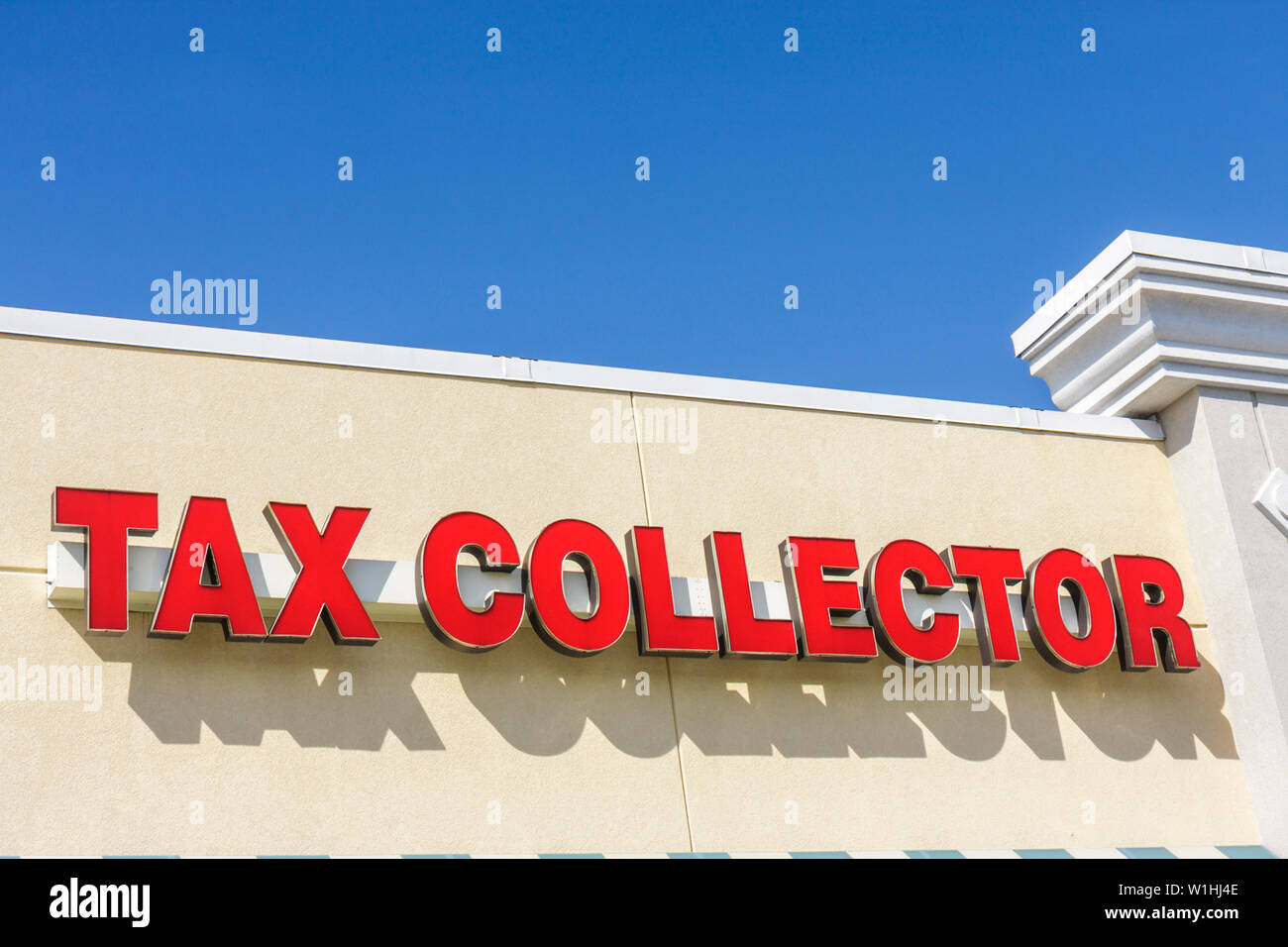 Lake Wales Florida, Strip Mall, negozio di fronte, Tax Collector, cartello, agenzia governativa, ufficio, valuta, denaro, FL091025221 Foto Stock