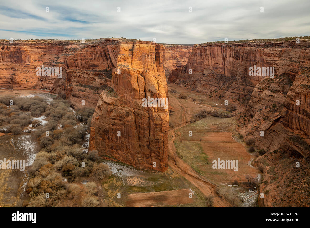 Navajo Rocca di intersezione del Canyon del Muerto e Black Rock Canyon, Antelope House si affacciano, Canyon De Chelly National Monument, Arizona Foto Stock