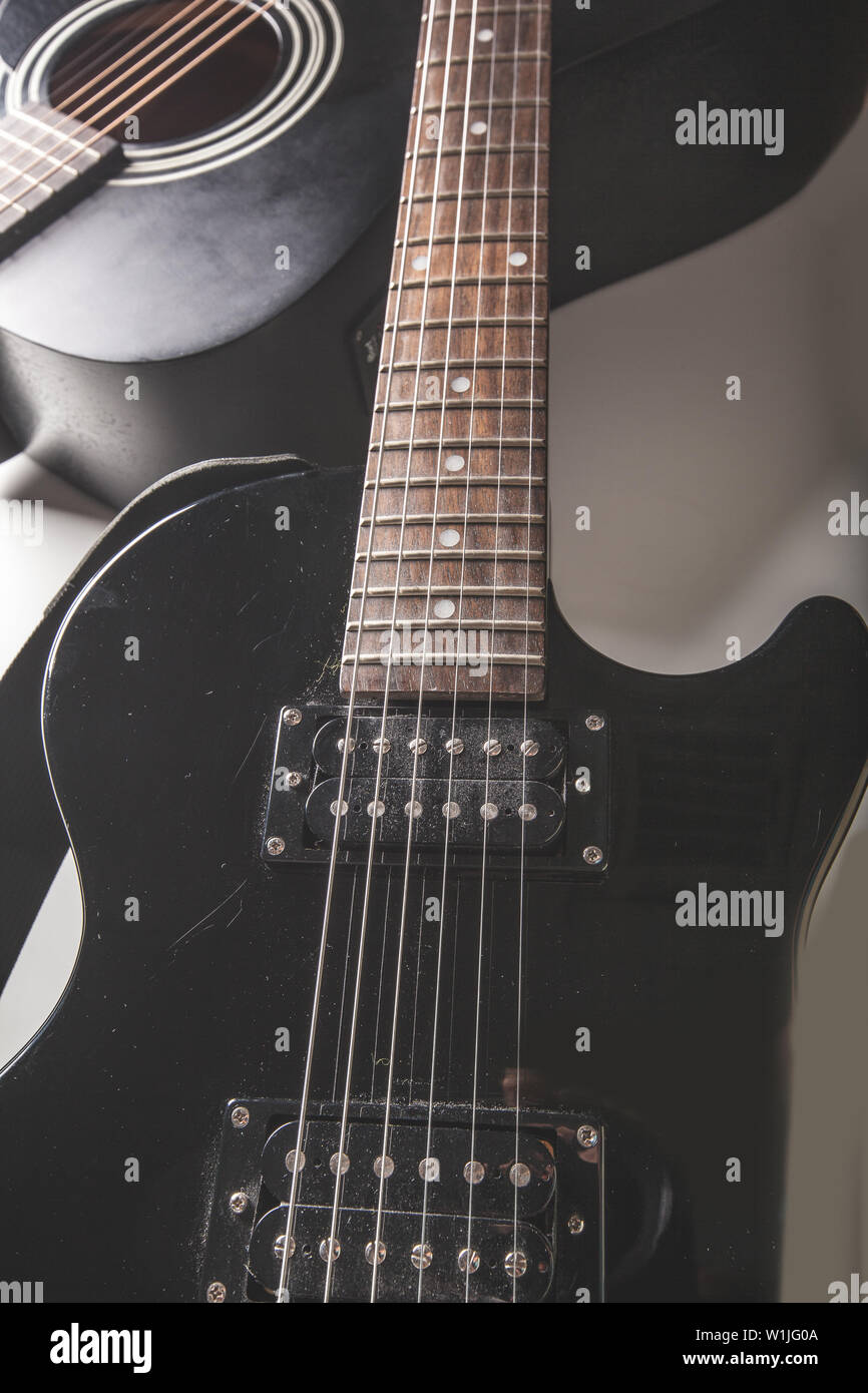TB ST-61 CR – Ponte tremolo per chitarra elettrica tipo Fender 2 Pivot – Cromato – Cris Music