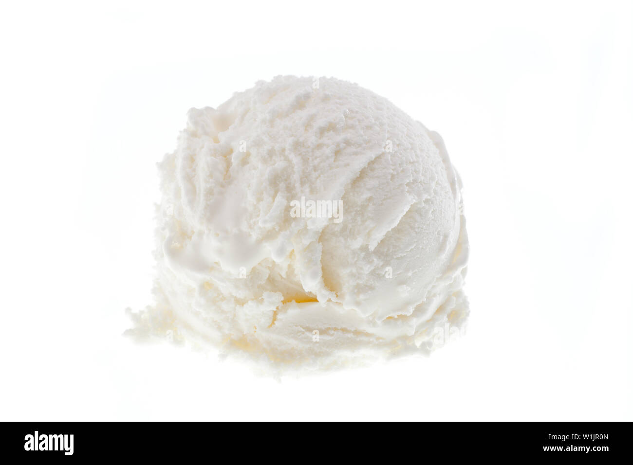 Un cucchiaio di yogurt gelato isolati su sfondo bianco Foto Stock