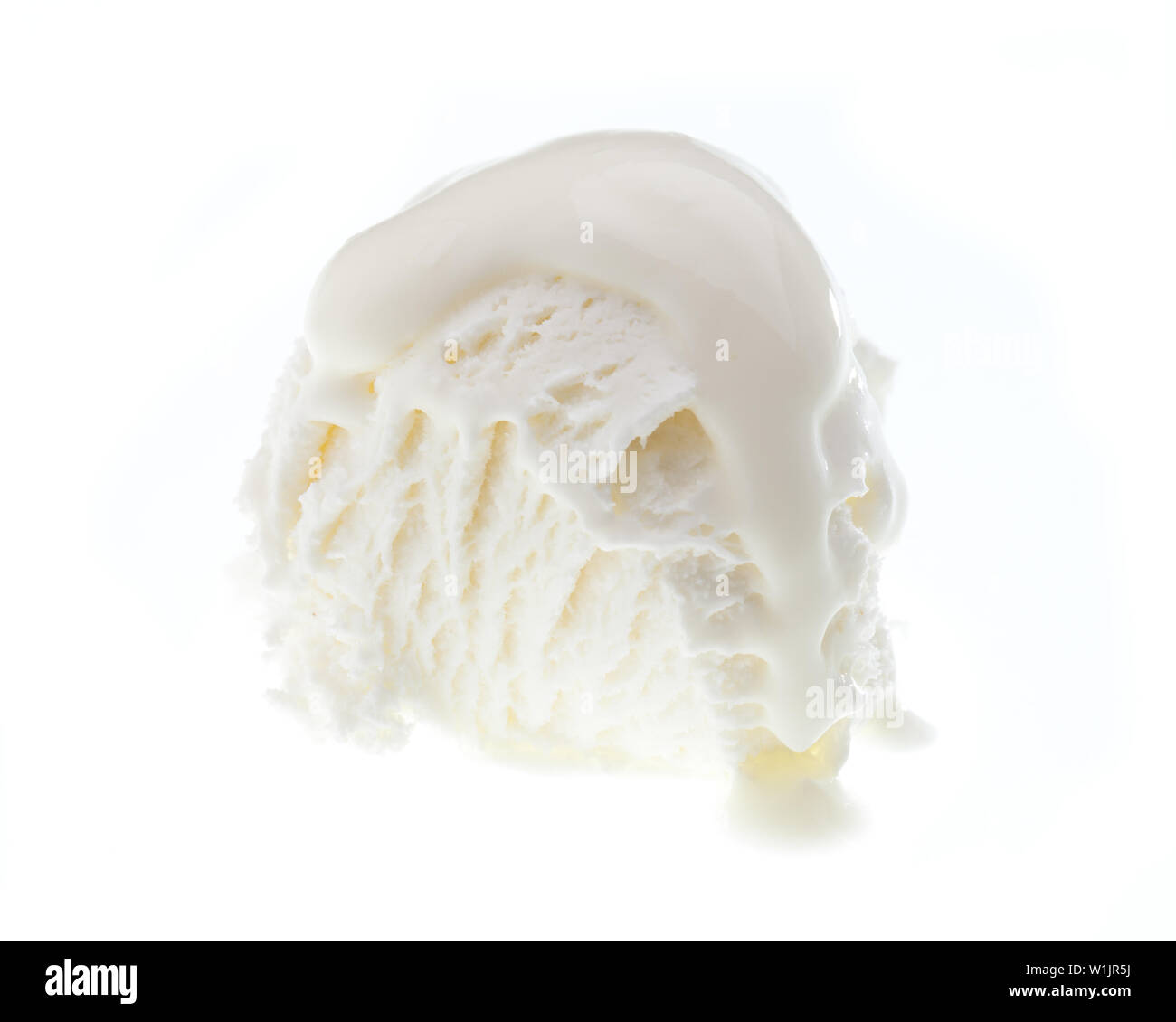 Una pallina di gelato allo yogurt isolati su sfondo bianco Foto Stock