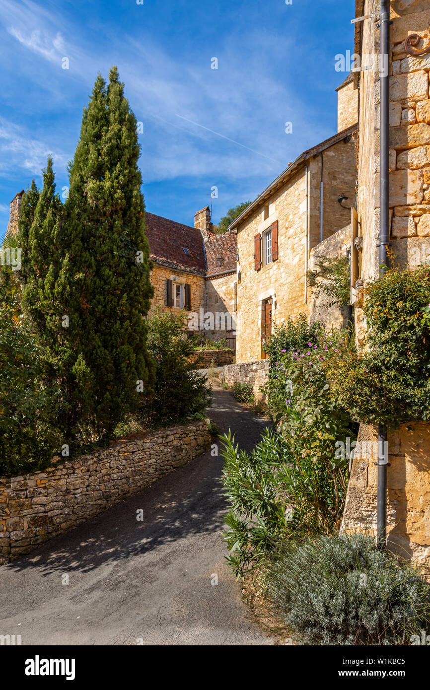 Vicolo nel villaggio di Castelnaud-la-Chapelle, Dordogne, Francia Foto Stock