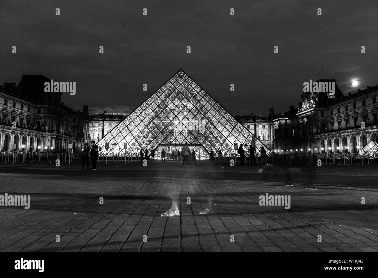 Breve viaggio a Parigi attraverso un bianco e nero lente Foto Stock
