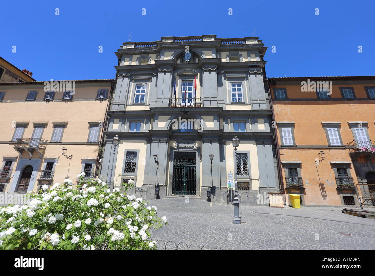 Il Municipio di Bracciano in Piazza IV Novembre. Foto Stock