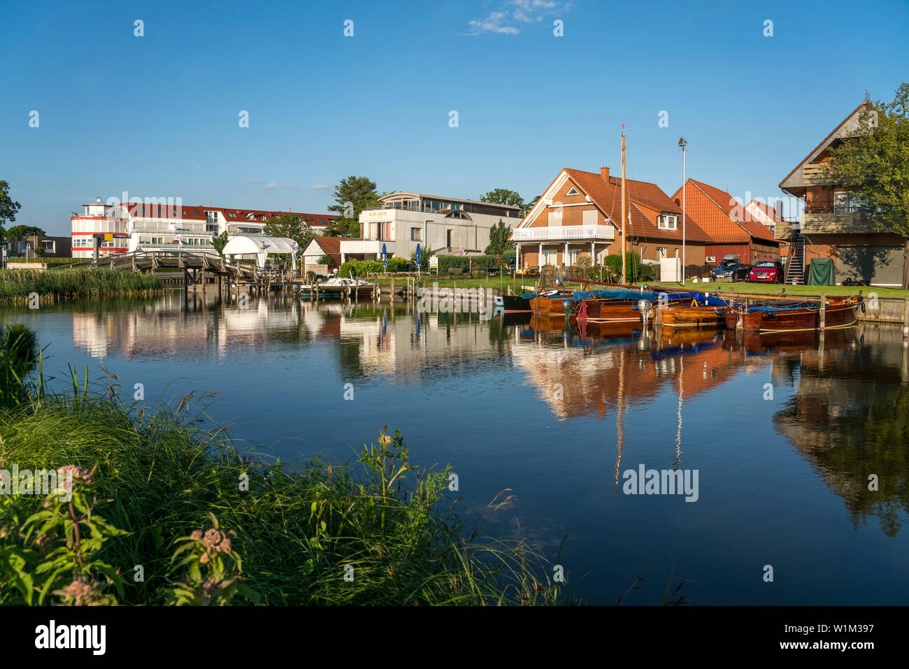 Dorf Steinhude am Steinhuder Meer, Wunstorf, Regione di Hannover, Niedersachsen, Deutschland | Steinhude paese presso il Lago Steinhude in Wunstorf, district Foto Stock