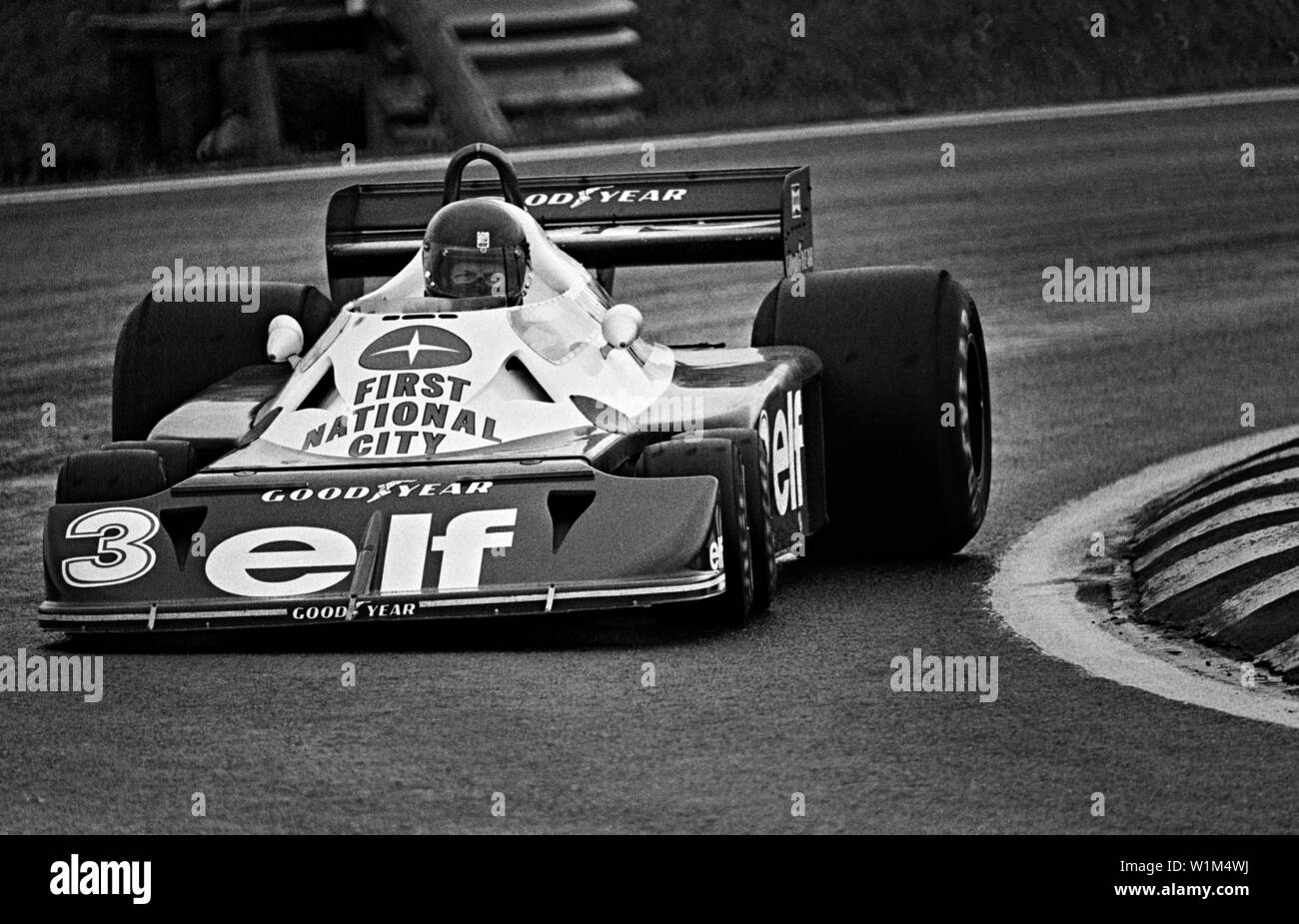 SuperSwede Ronnie Peterson nel suo Tyrell auto di Formula Uno Foto Stock