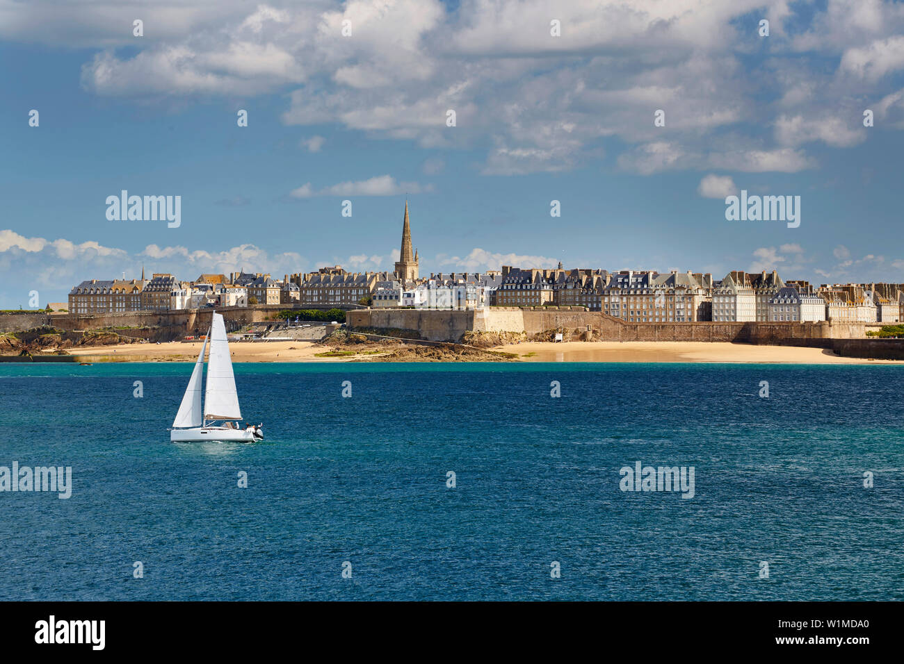 Vista da a Dinard, Saint-Malo Intra-Muros, Departement Ille-et-Vilaine Bretagna, Francia, Europa Foto Stock