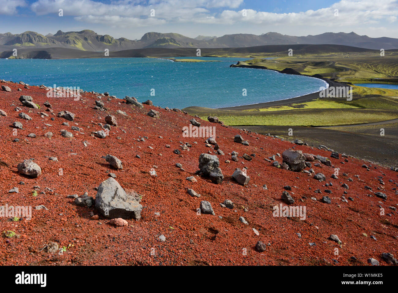 Terra rossa presso il cratere del lago Litlisjor, Veidivötn, altopiani, Isola Meridionale, Islanda, Europa Foto Stock