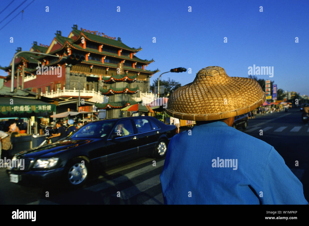 Driver di Riksha su Chichin Island, Chichin Island, Kaohsiung Taiwan Foto Stock