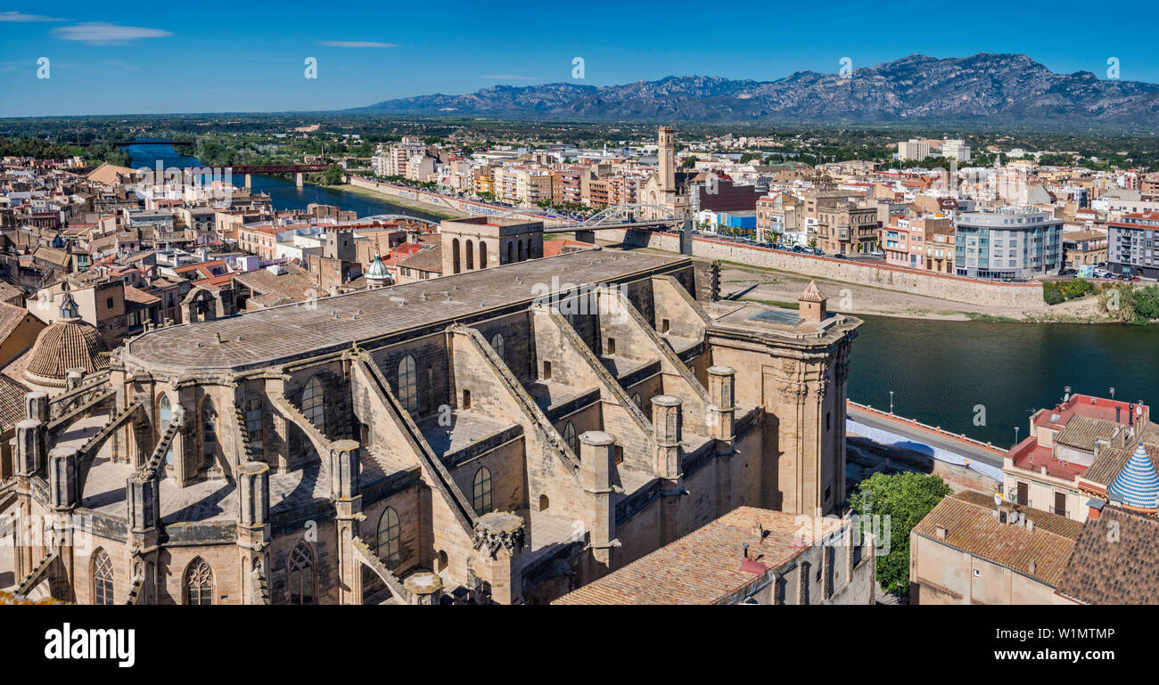 Catedral de Santa María, del XIV secolo, il fiume Ebro, vista da Castell de la Suda a Tortosa, Catalogna, Spagna Foto Stock