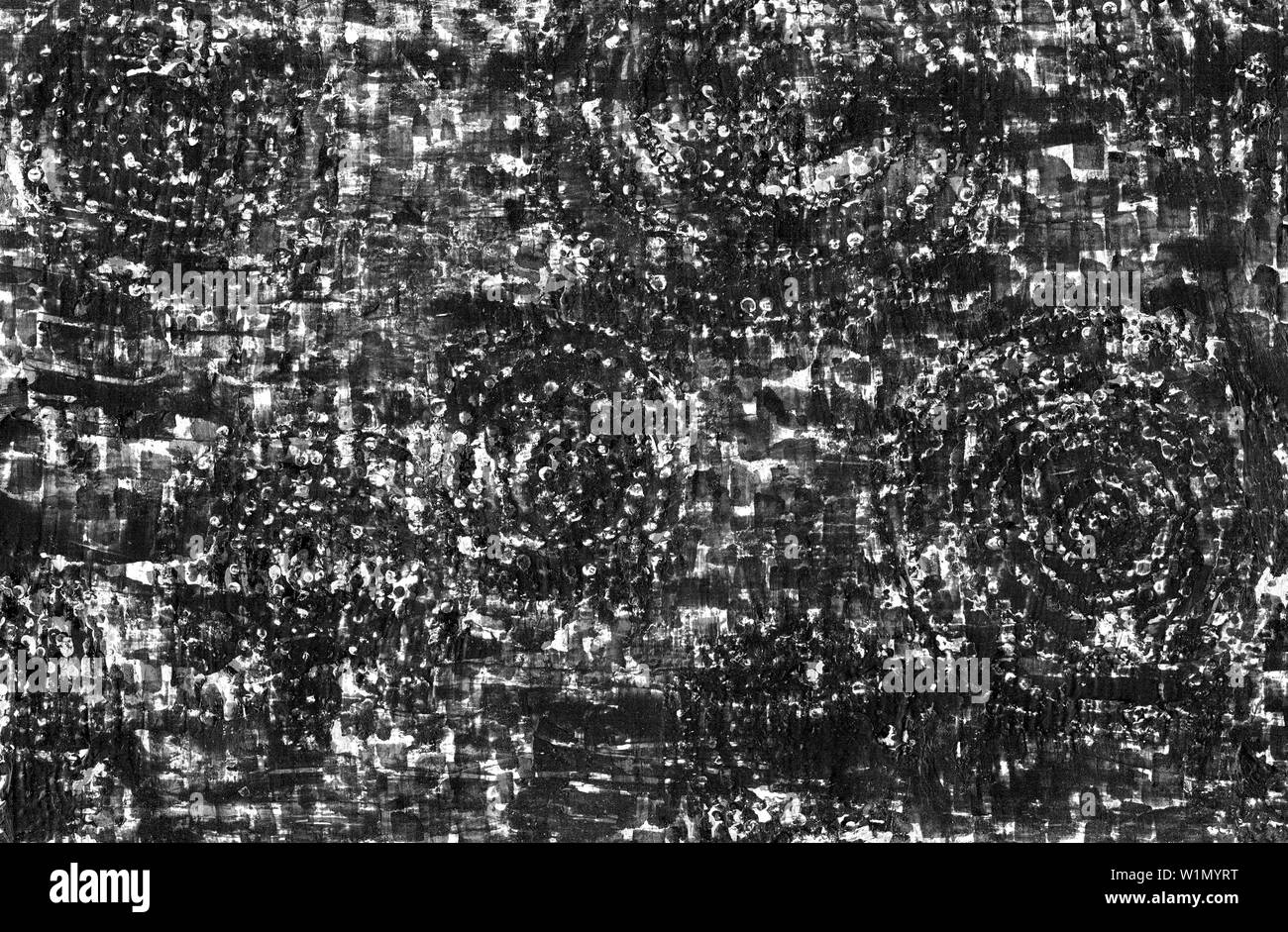 Contrasto astratta grafica grunge background. In bianco e nero la trama grossolana con graffi, punti, linee, cerchi concentrici, tratti e macchie. Il te Foto Stock