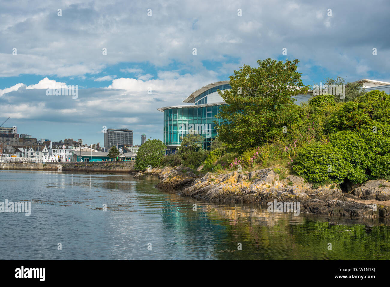 National Marine Aquarium a Sutton Harbour nel distretto di Barbican di Plymouth, Devon, Inghilterra, Regno Unito. Foto Stock