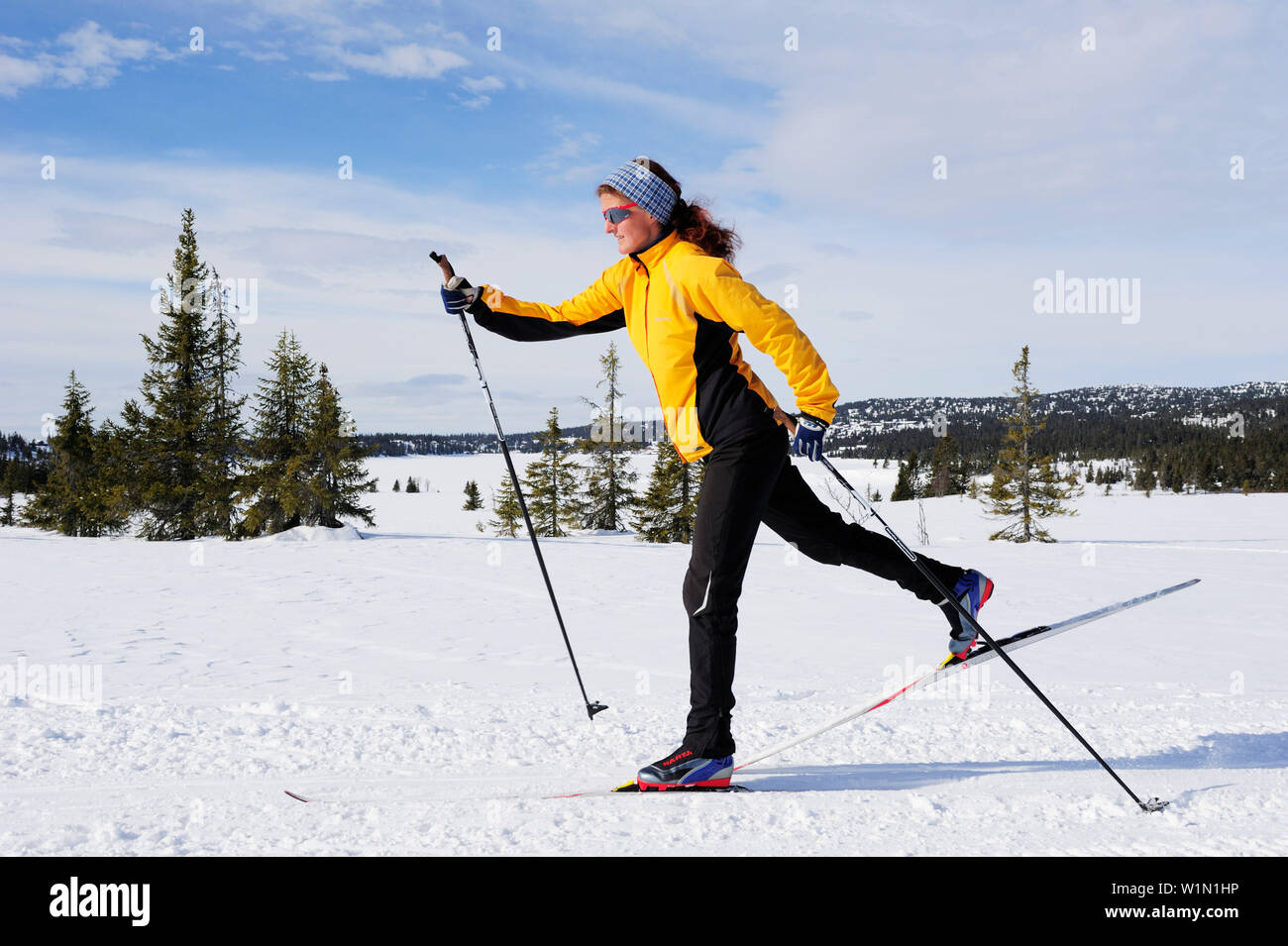 Donna sci di fondo, Lillehammer, Norvegia Foto Stock