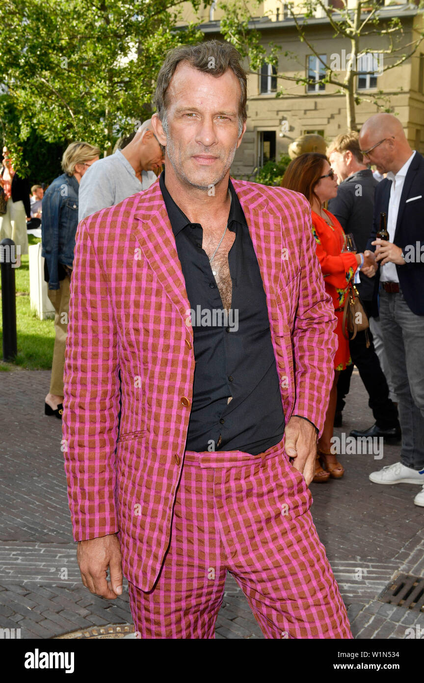 Thomas Jane al Klambt cocktail di stile durante la settimana della moda di Berlino la Primavera/Estate 2020 a La Soupe Populaire mensa il 2 luglio 2019 a Berlino, Germania. Foto Stock