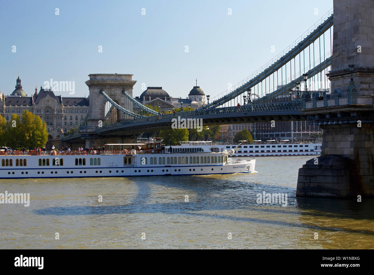 Budapest , il Ponte della Catena attraverso il fiume Danubio da Buda a Pest , Fiume Danubio , Ungheria , in Europa Foto Stock