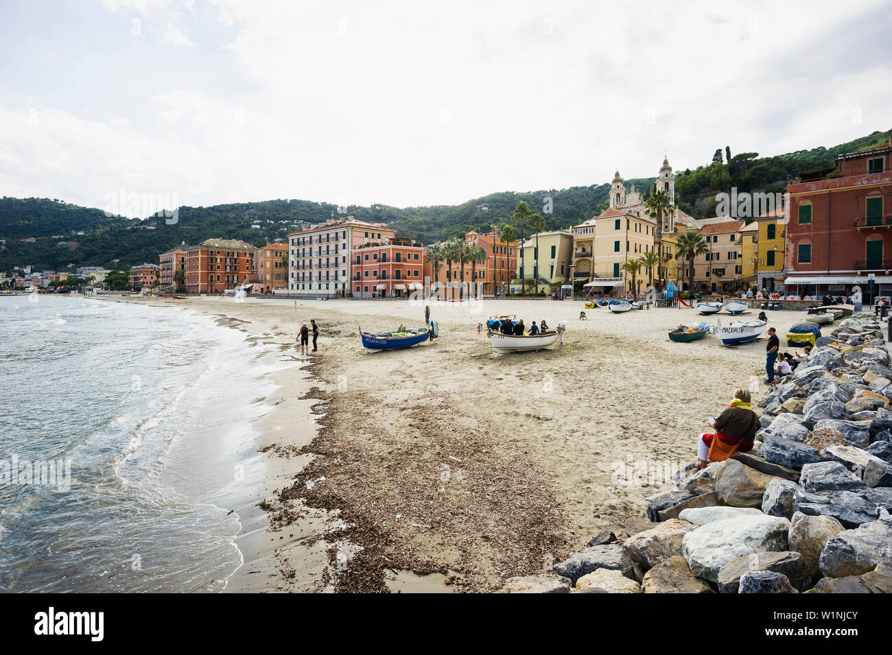 Spiaggia di Laigueglia, Provincia di Savona e la Riviera di Ponente, Liguria, Italia Foto Stock