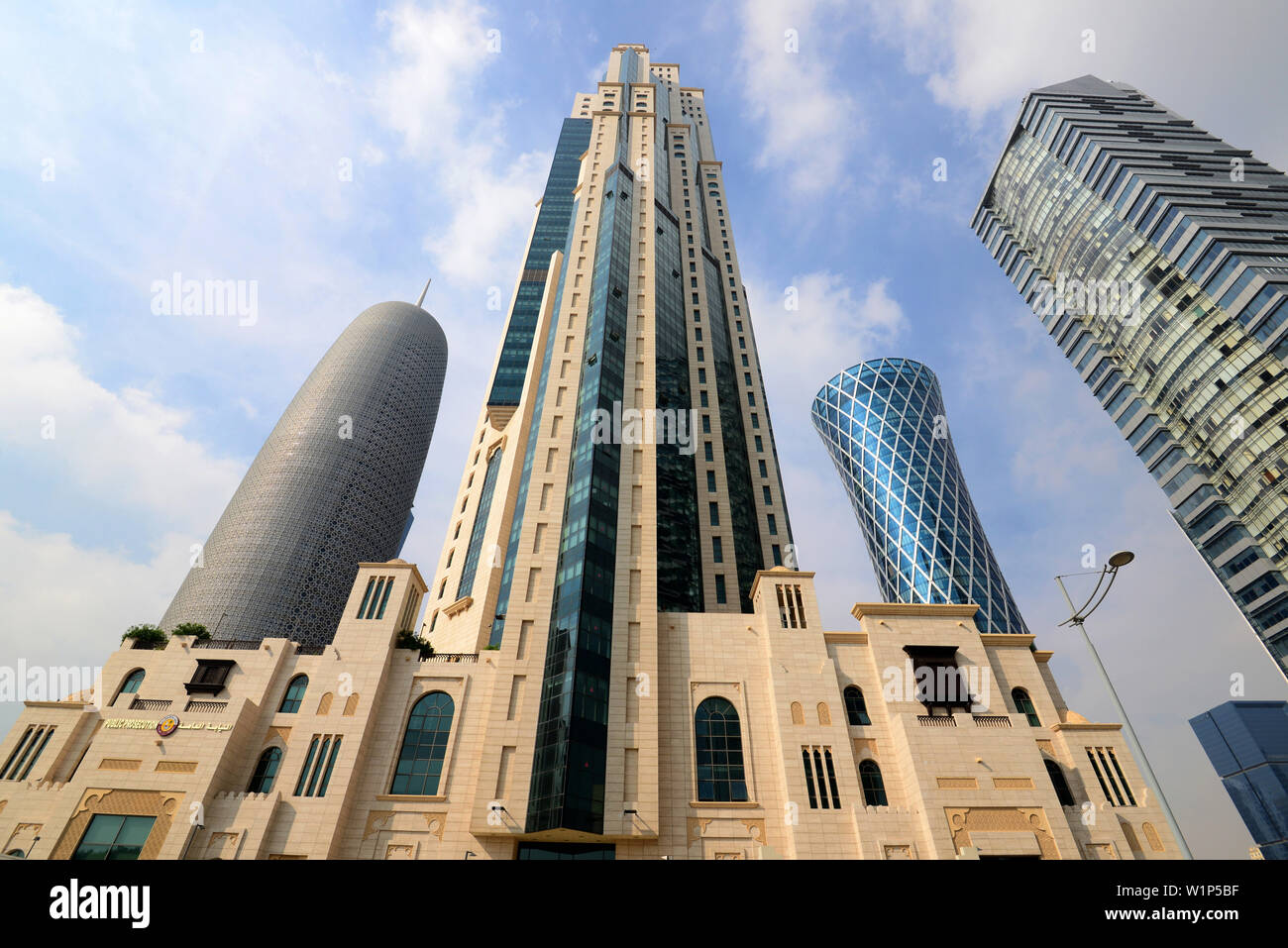 Presso i grattacieli al nord Corniche, Doha, Qatar Foto Stock