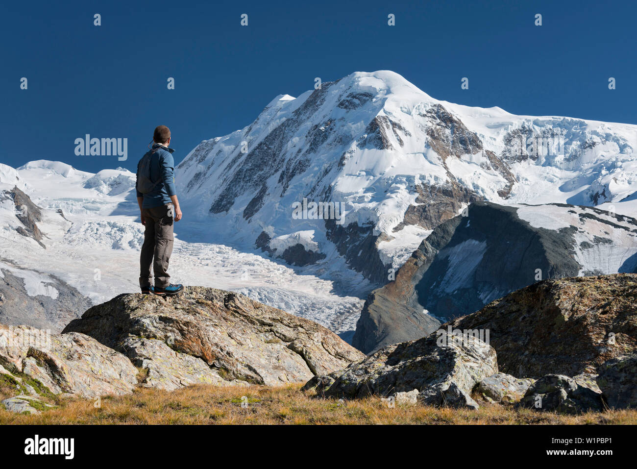 Un alpinista, Lyskamm, Gorner ghiacciaio, Gornergrat, Vallese, Svizzera Foto Stock