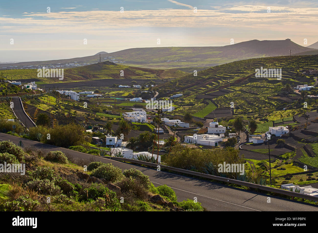 Vista sul villaggio di Los Valles, Lanzarote, Isole Canarie, Islas Canarias, Spagna, Europa Foto Stock