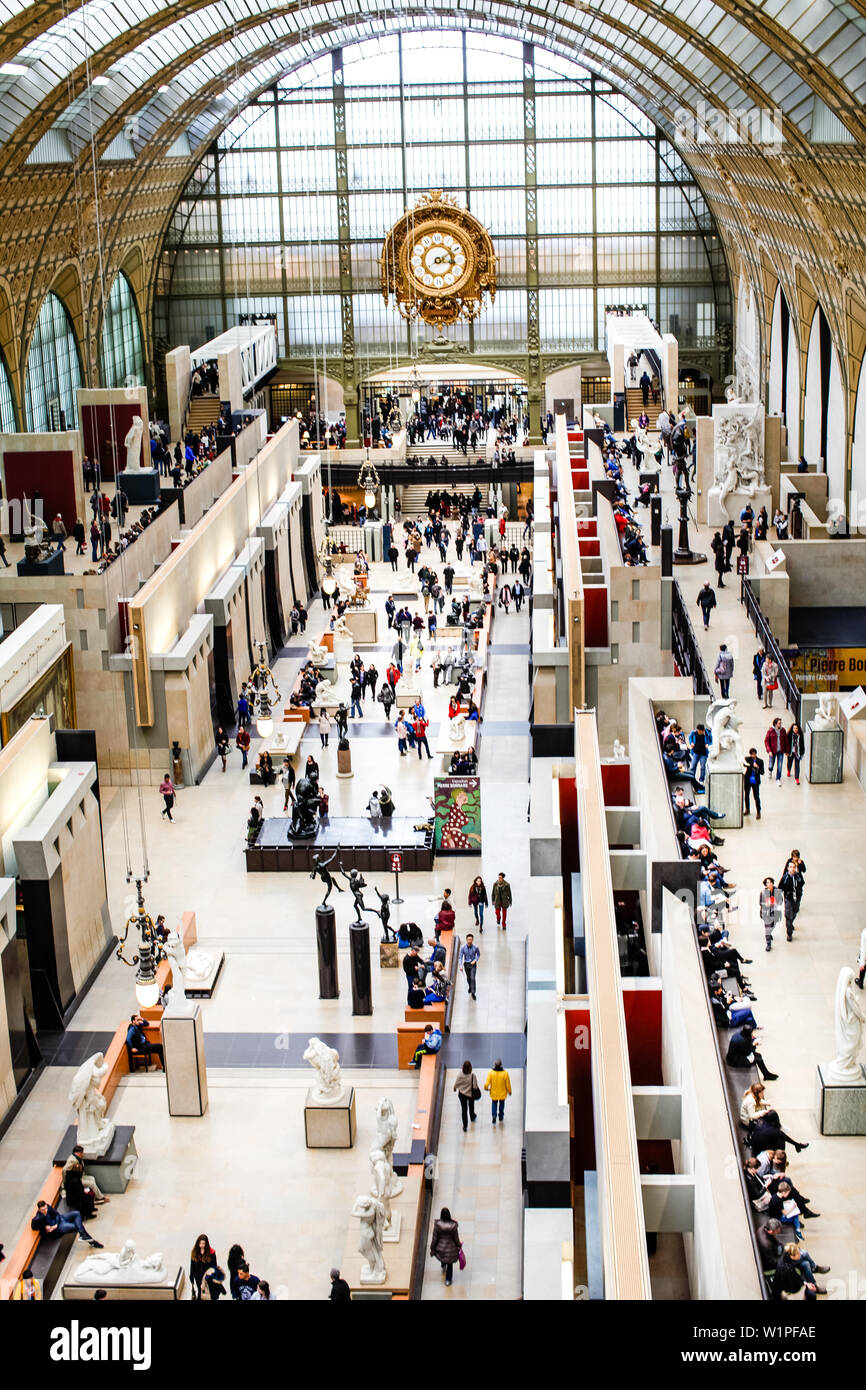 La gente al Museo d' Orsay Parigi, Francia, Europa Foto Stock