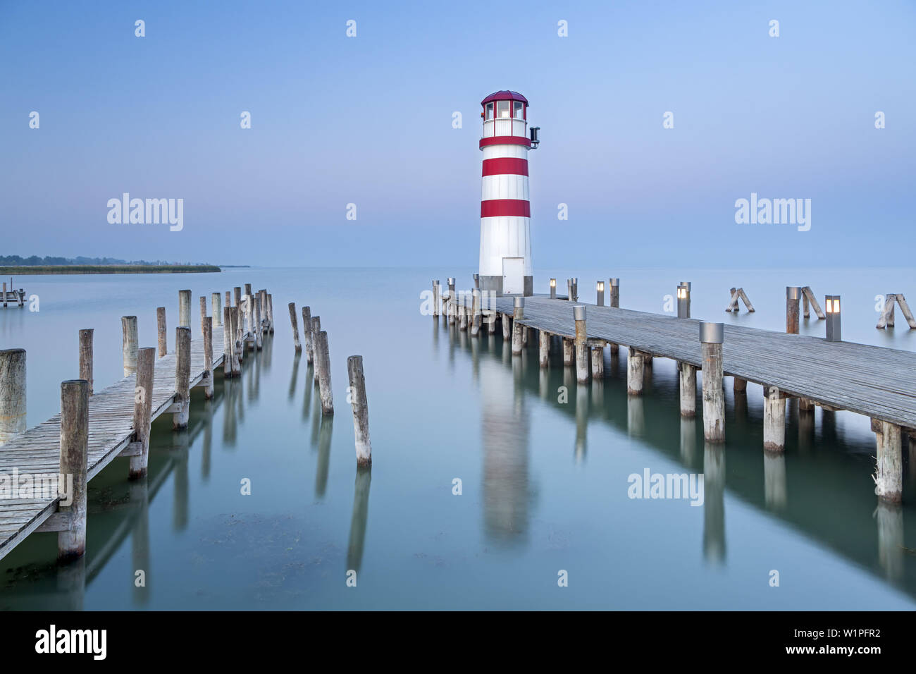 Faro Podersdorf nel lago di Neusiedl, Burgenland, Austria orientale, Austria, Europa Foto Stock