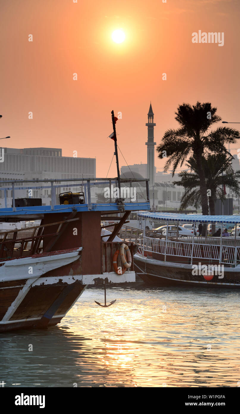 SSonnenuntergang unset presso la Corniche, Doha, Qatar Foto Stock