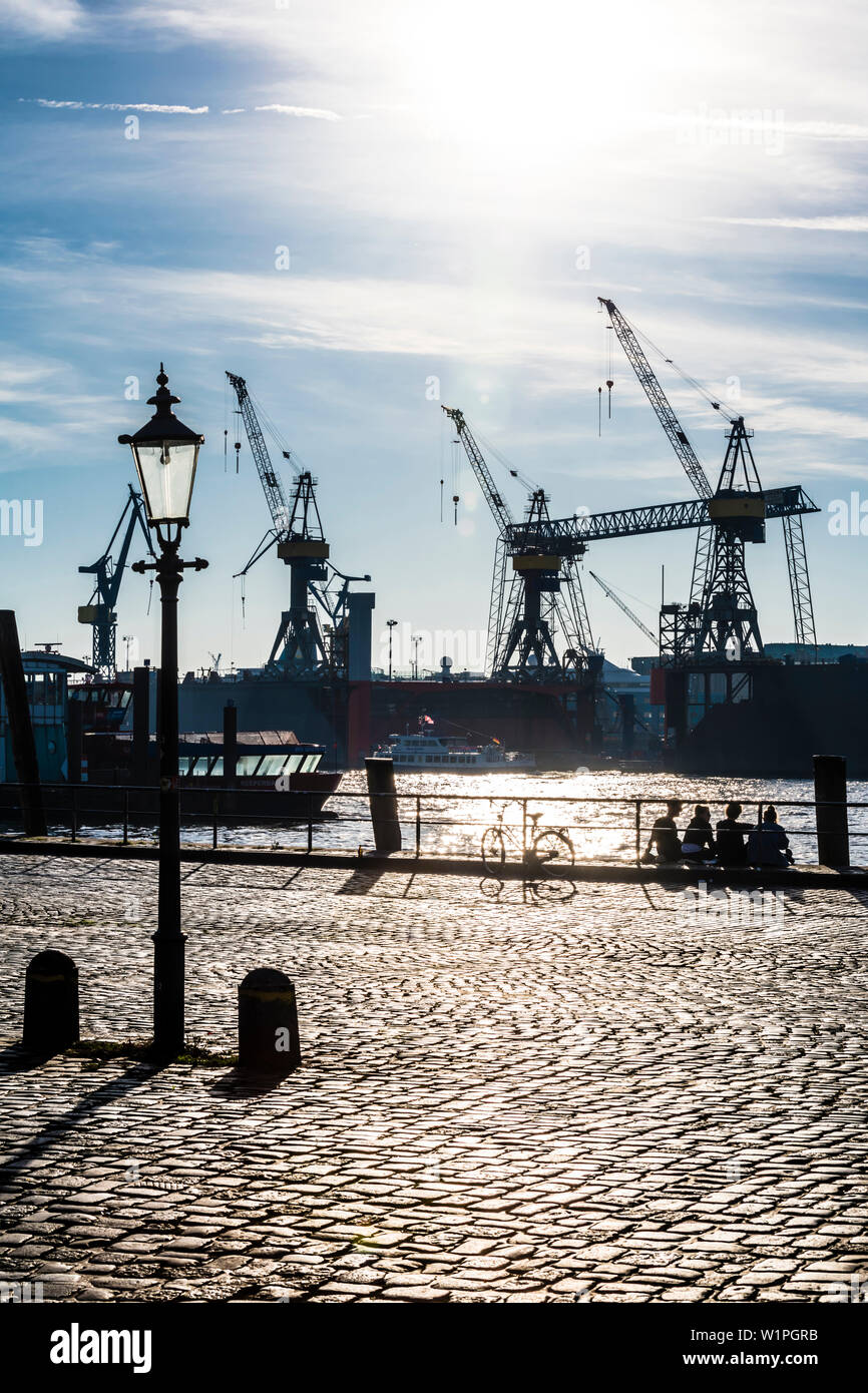 La luce del mattino, porto, St. Pauli, Altona Amburgo, Germania Foto Stock