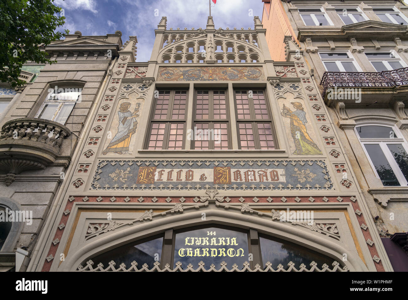 Esterno del famoso Lello Bookshop Porto Portogallo Foto Stock