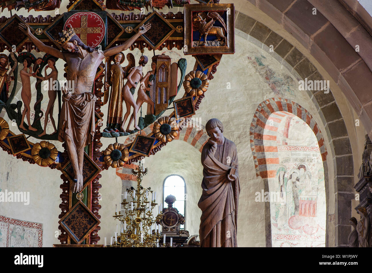Croce di legno nella chiesa di Oeja, Schweden Foto Stock