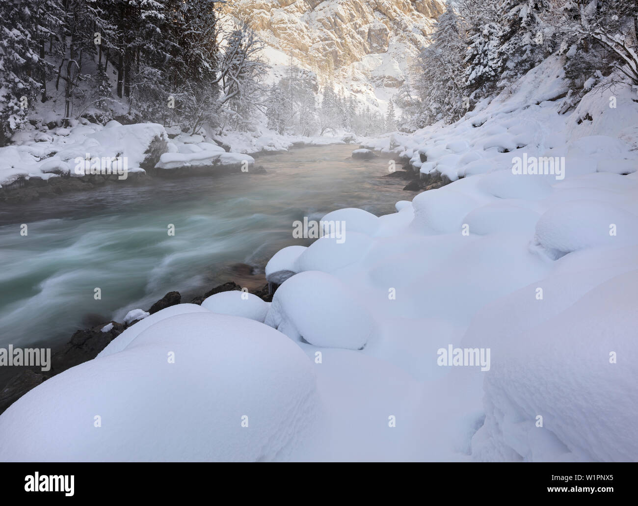 Inverno Enns, Alpi Ennstal, il Parco Nazionale Gesäuse, Stiria, Austria Foto Stock