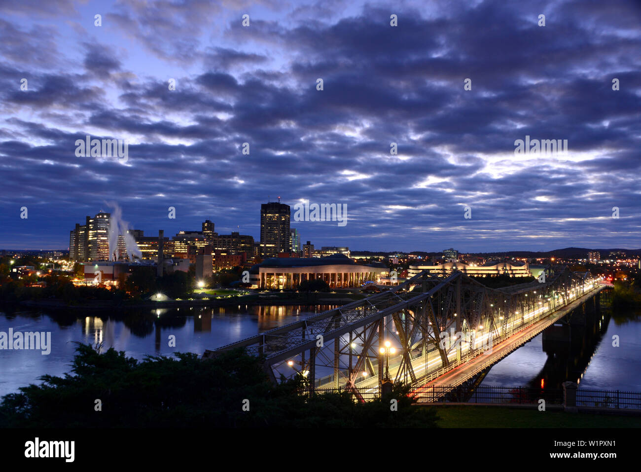 Vista da Nepean punto oltre il fiume Ottawa a Hull, Ottawa, Ontario, Canada Foto Stock