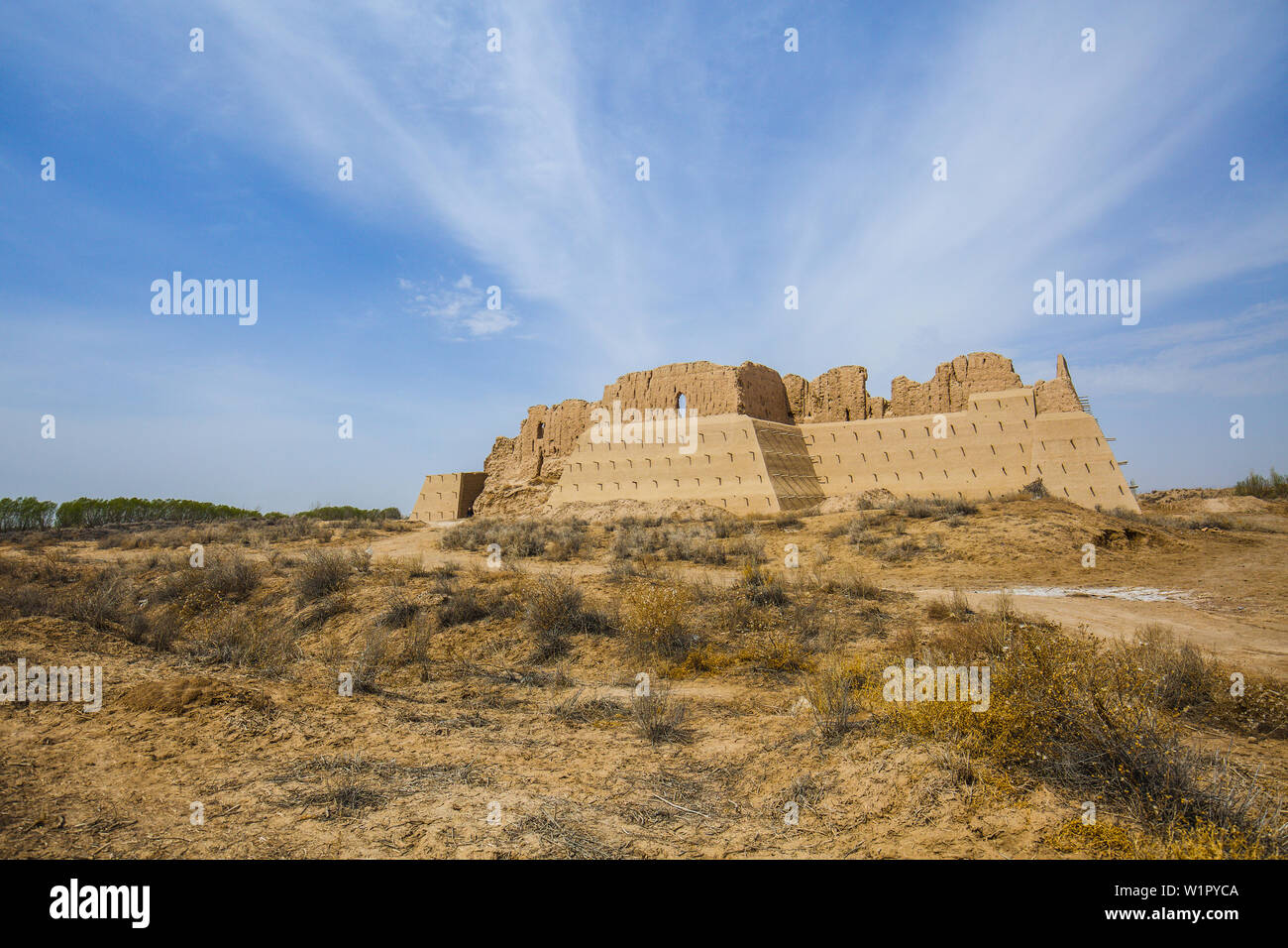 Il castello di deserto Kyzyl Kala, Uzbekistan, Asia Foto Stock