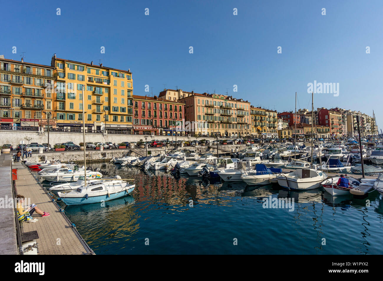 Vecchio Porto di Nizza, Alpes Maritimes, in Provenza Costa Azzurra, Mediterraneo, Francia, Europa Foto Stock
