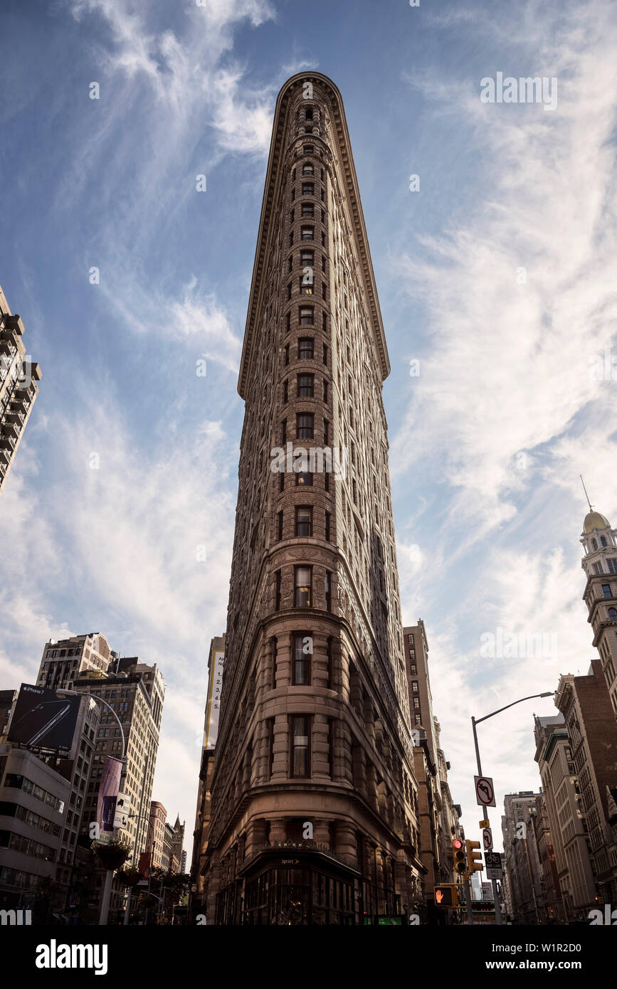 Famoso Flatiron Building di Daniel Burnman, 5th Ave, Manhattan NYC, New York City, Stati Uniti d'America, USA, America del Nord Foto Stock