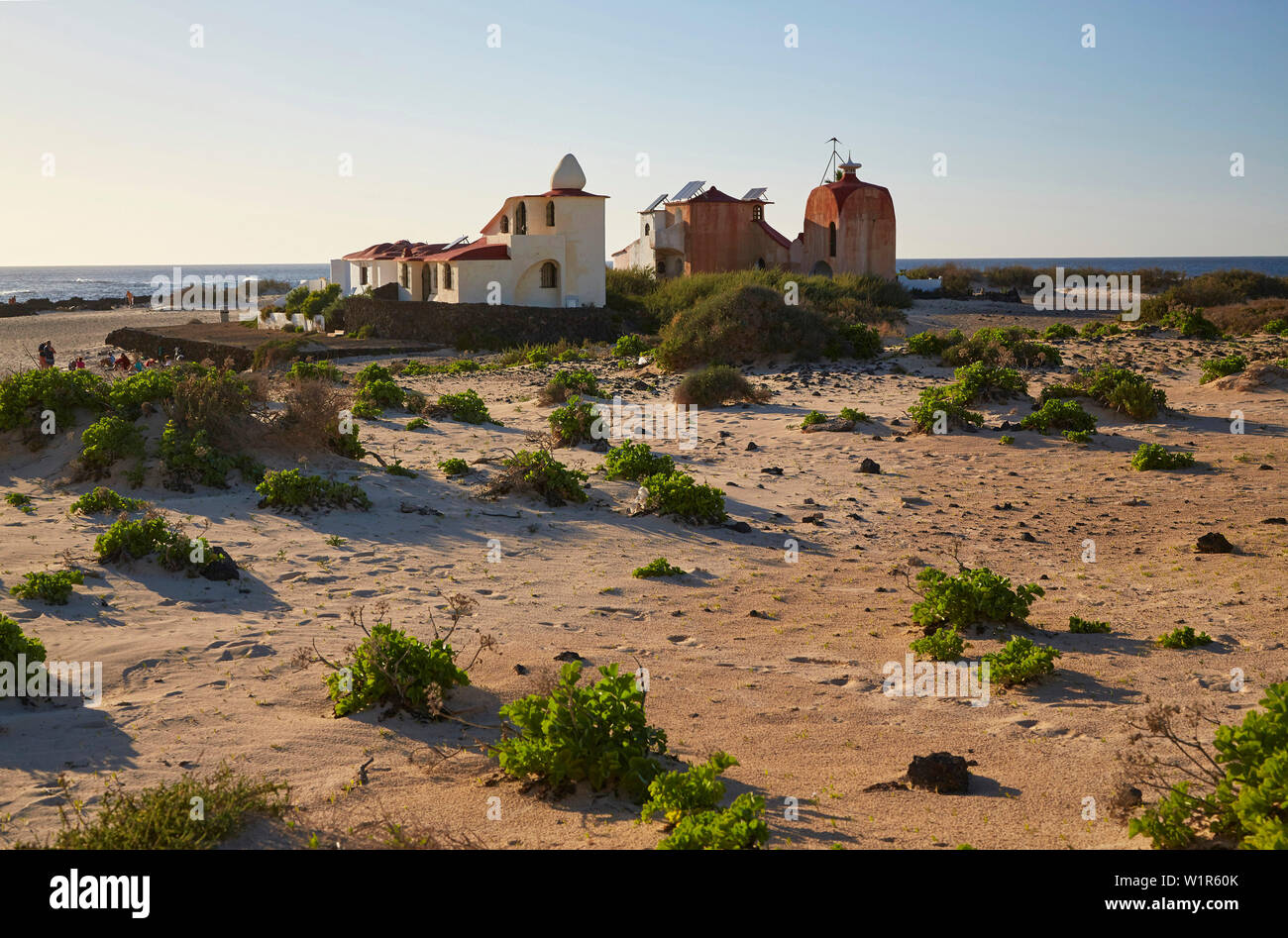 Casa di architettura inusuale a El Cotillo Beach, Fuerteventura, Isole Canarie, Islas Canarias, Oceano Atlantico, Spagna, Europa Foto Stock