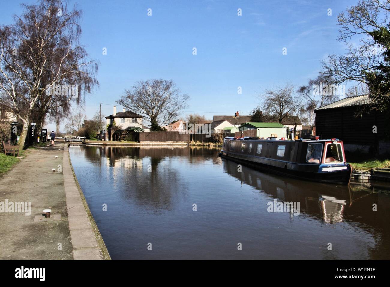 Una foto del canale vicino Whitchurch che mostra le barche Foto Stock