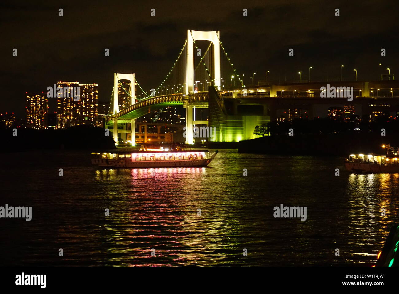 Odaiba River Bridge di notte le luci Foto Stock