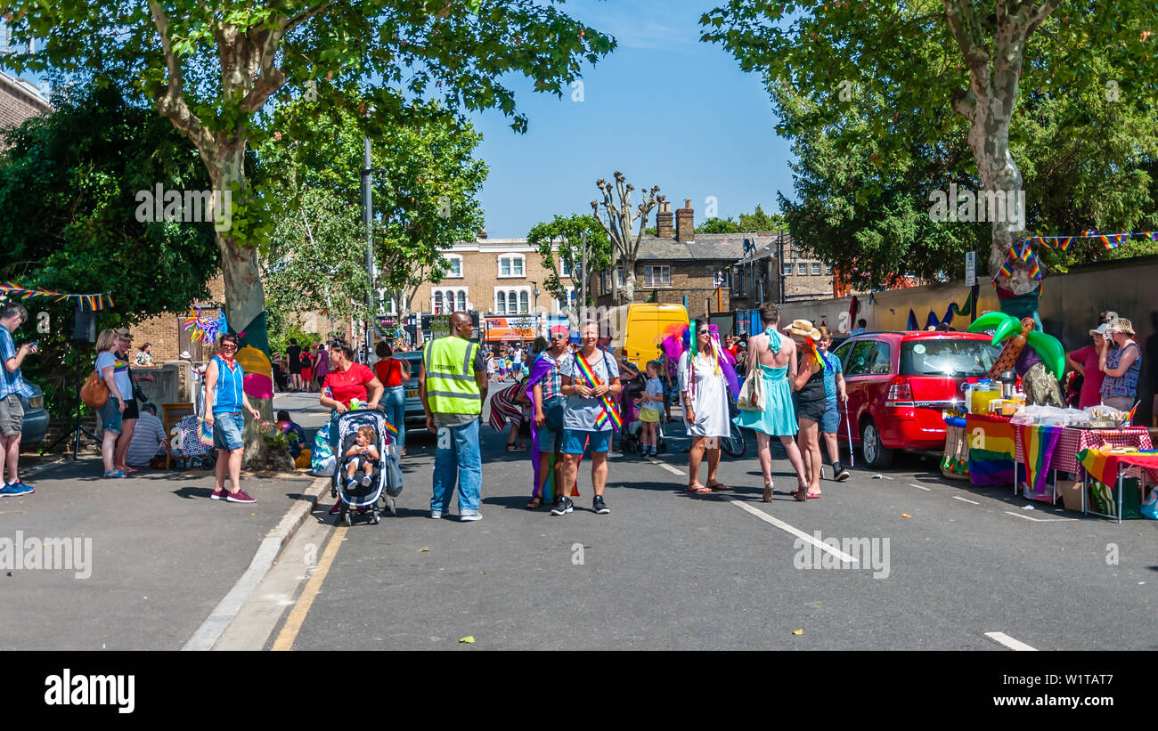 London, Regno Unito - 29 giugno 2019:Forest Gayte Parade, LGBTQI+ Forest Gate comunità che si riuniscono per celebrare Foto Stock