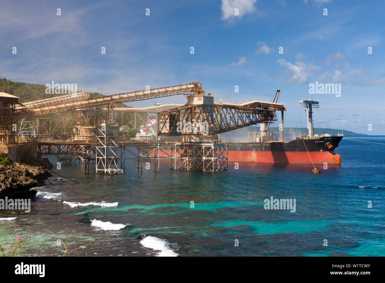 Caricamento Phosphat Wharf, Flying Fish Cove, Isola di Natale, Australia Foto Stock