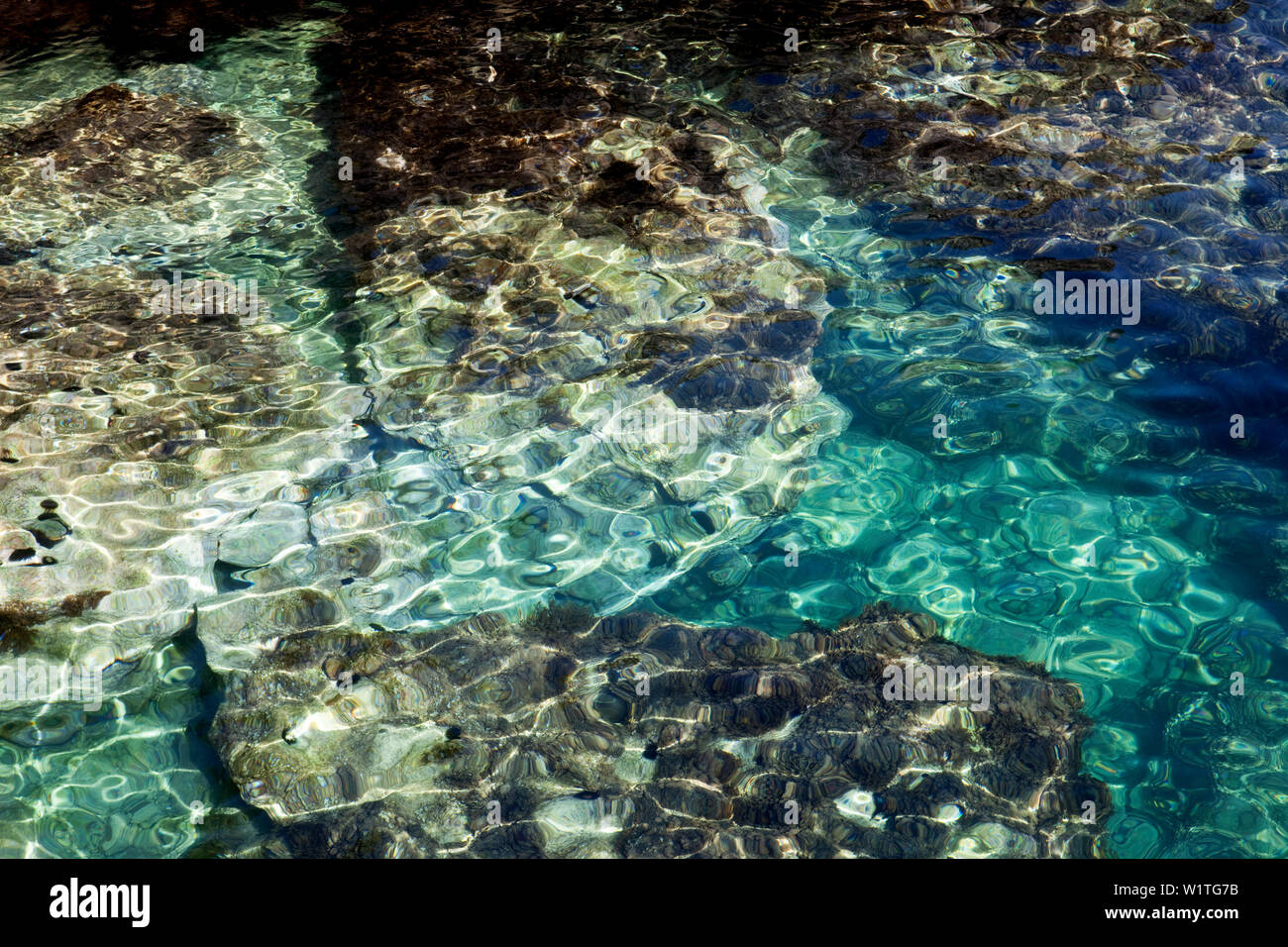 Acqua cristallina, Dhermi, Albanese Riviera, Albania Foto Stock