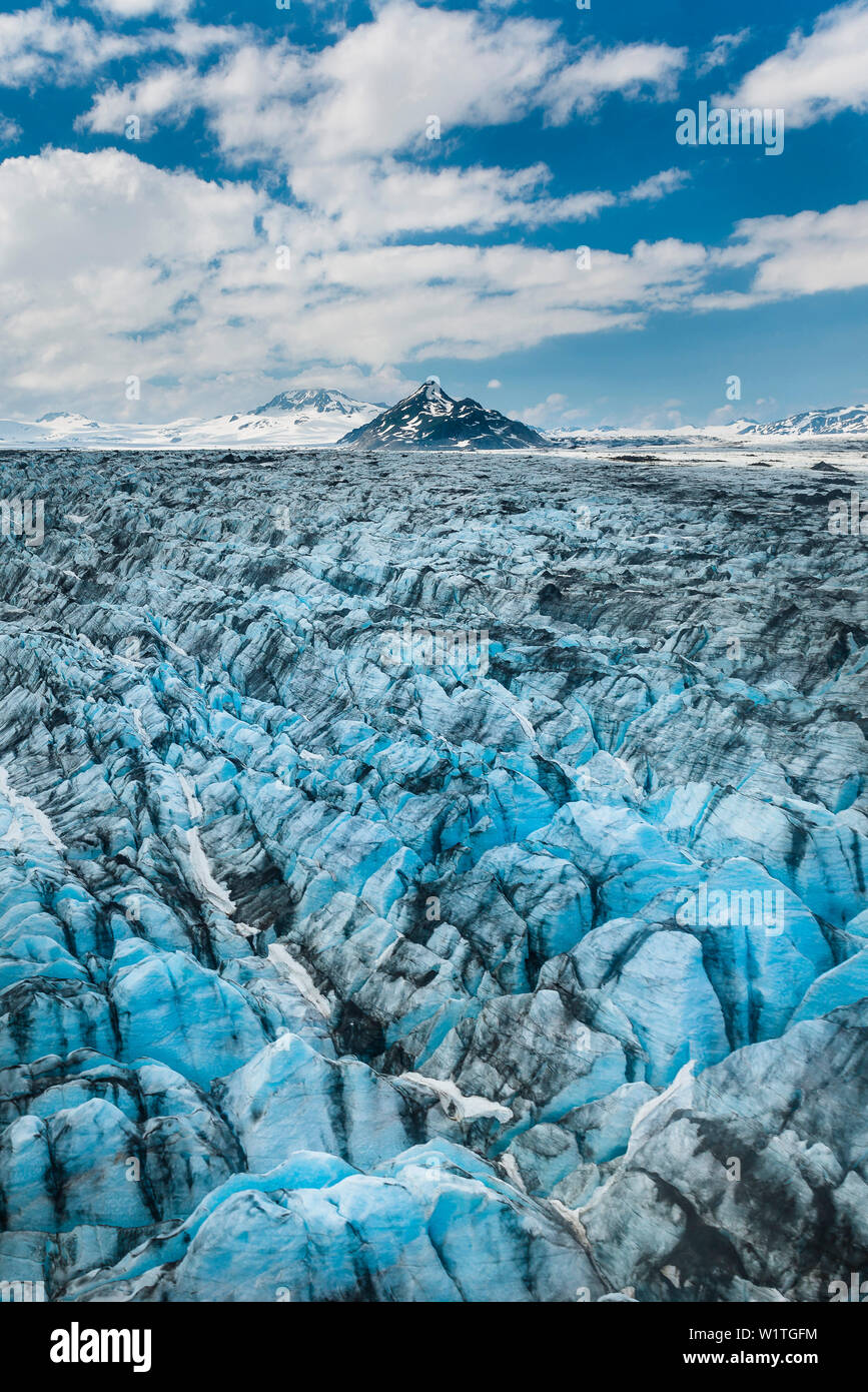 Volare al di sopra dei ghiacciai dell'Alaska Mountain Range, Alaska, STATI UNITI D'AMERICA Foto Stock