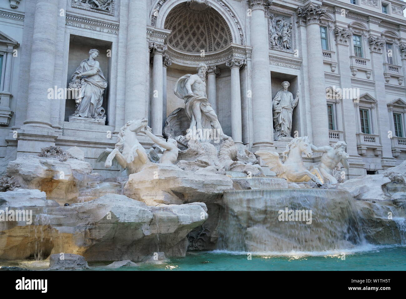 Famoso e uno dei più bella fontana di Roma - Fontana di Trevi (Fontana di Trevi). Italia Foto Stock