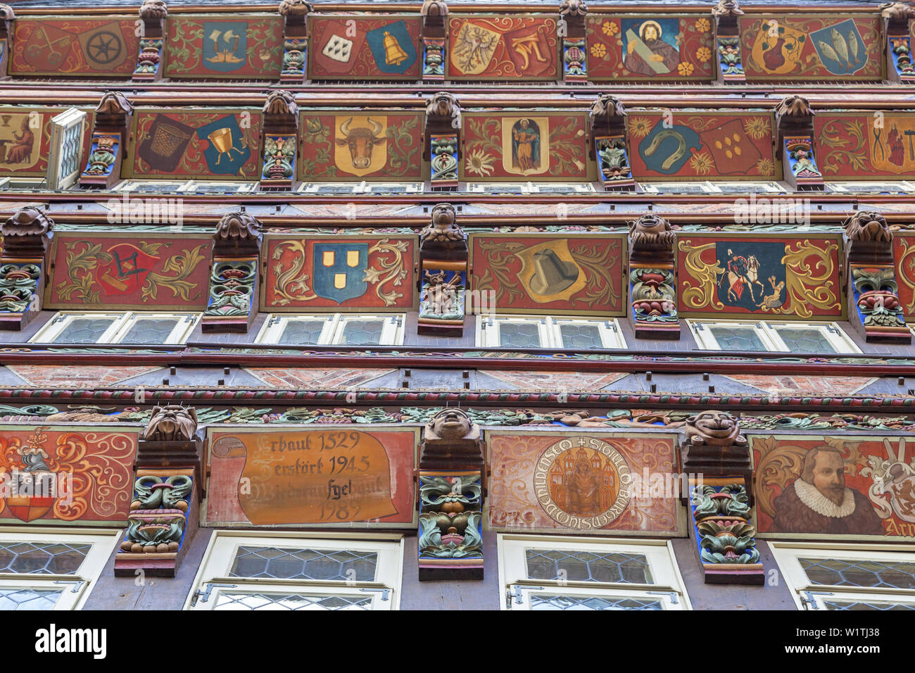 Il famoso 'Knochenhaueramtshaus', un mezzo in legno edificio, nel centro storico della città di Hildesheim, Bassa Sassonia, Germania settentrionale, Germania, Europa Foto Stock