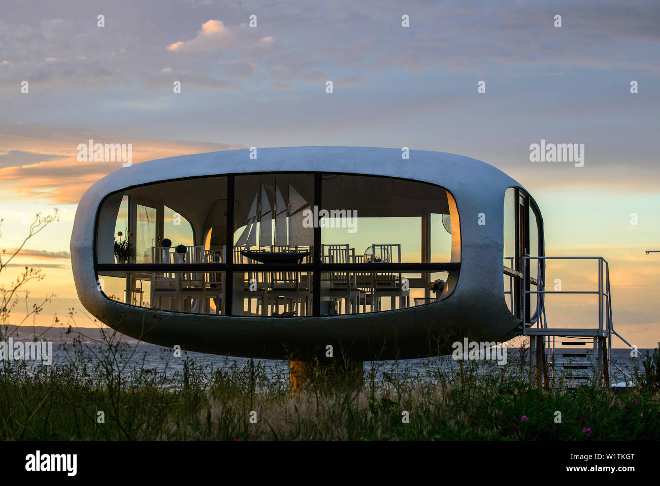 Dal maggio 2006 vi è un'altra posizione esterna del Binzer ufficio del registro di sistema, la torre rescü dell'architetto Binzer Ulrich Müther. Binz, Rügen, O Foto Stock