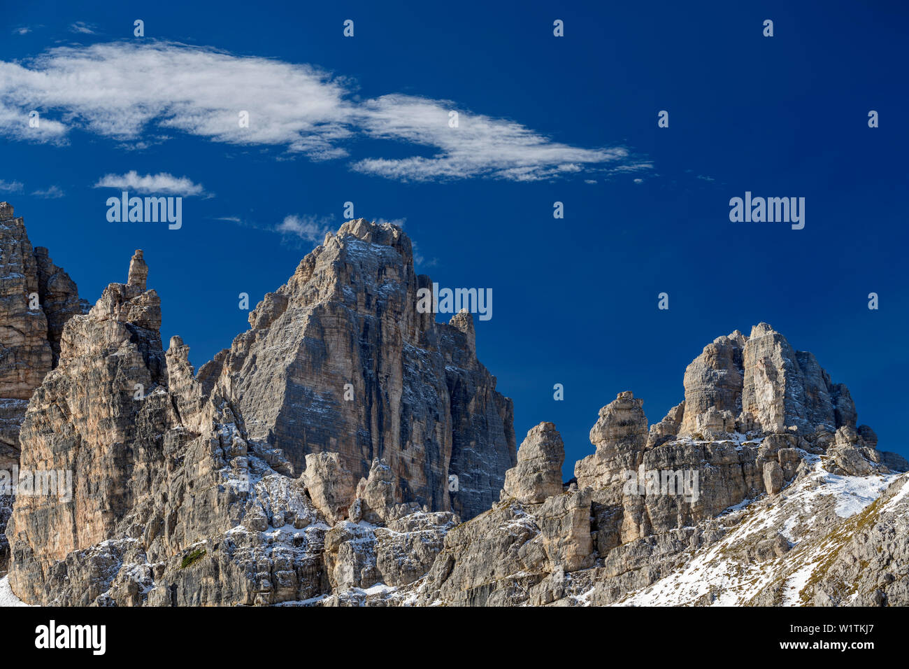 Rockfaces di Paternkofel, Paternkofel, Tre Cime, Dolomiti di Sesto e Dolomiti patrimonio dell'Umanità UNESCO Dolomiti, Veneto, Italia Foto Stock