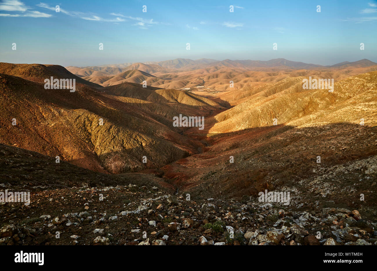 La vista dal Mirador Astronómico de Sicasumbre Fayagua vicino a est, Pass Degolla de las Maretas, Fuerteventura, Isole Canarie, Islas Canarias, Foto Stock