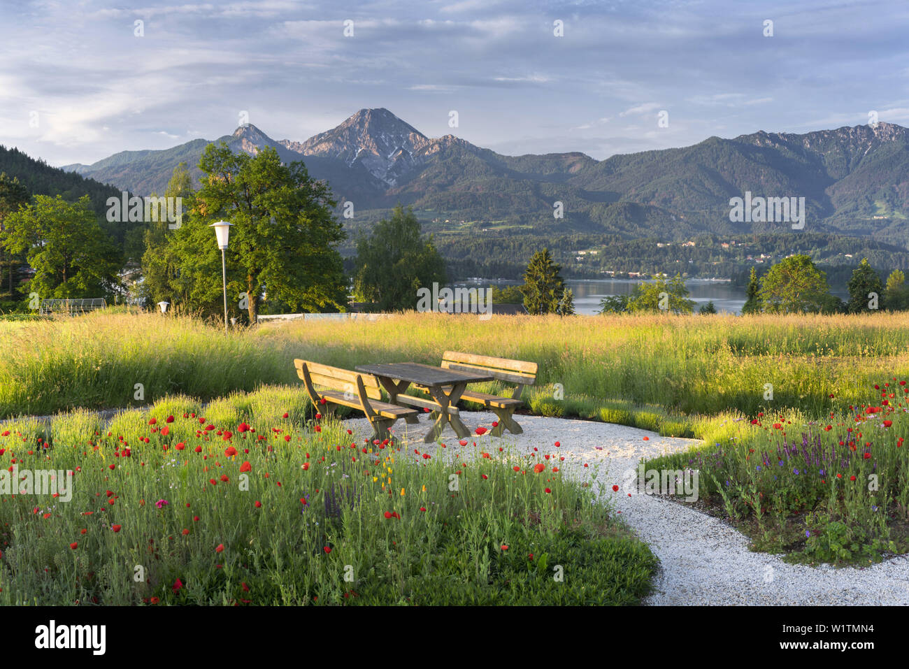 Viewpoint a Egger Marterl, panche Mittagskogel, Faaker See, in Carinzia, Austria Foto Stock