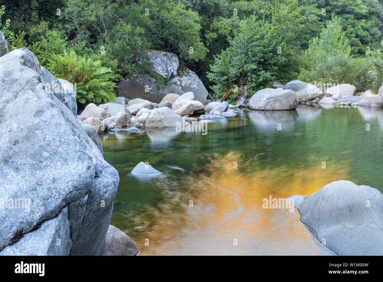 Piscina naturale nella Spelunca gorge, Porto, Corsica Ovest, Corsica, Francia meridionale, Francia, Europa meridionale, Europa Foto Stock