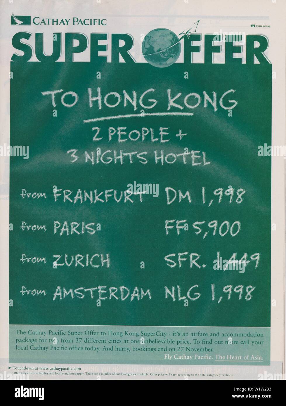 Poster pubblicitario Cathay Pacific Airways Limited sulla rivista cartaria da 1997 anni, pubblicità, pubblicità creativa della compagnia aerea Cathay Pacific degli anni '1990 Foto Stock